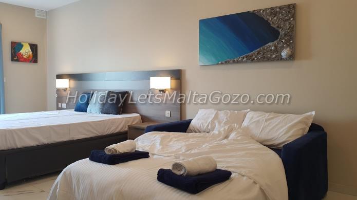 Holiday Let Malta Bugibba Apartment bay square no4.